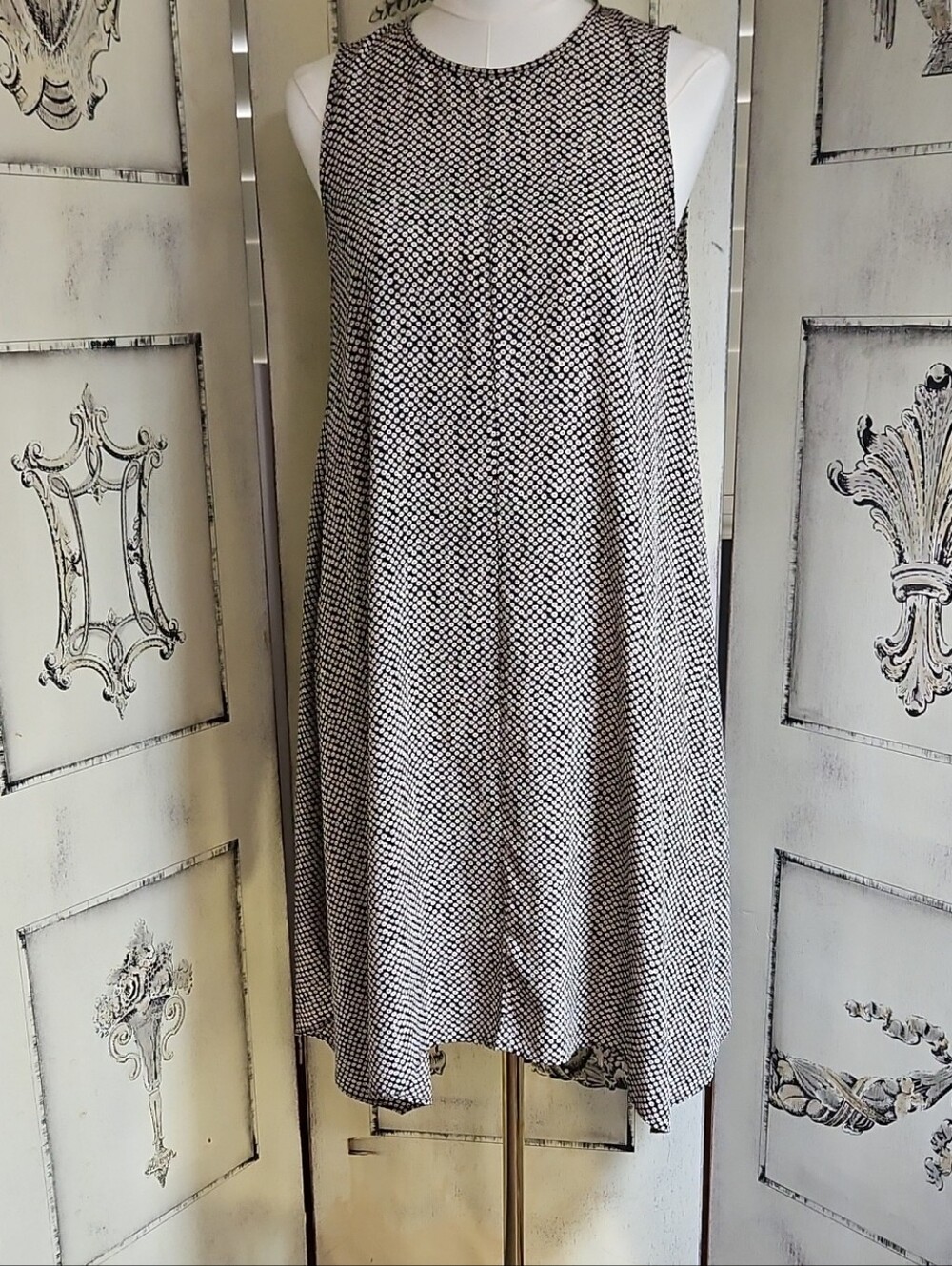 EILEEN FISHER BANDINI SILK CREPE DE CHINE, SHARK BITE HEM.